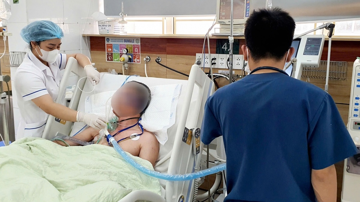 Cồn sát trùng giả - “Bóng ma” giữa đời thường, lỗ hổng quản lý?