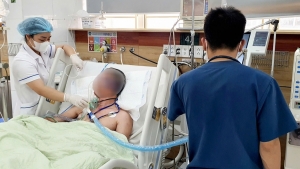 Cồn sát trùng giả - “Bóng ma” giữa đời thường, lỗ hổng quản lý?