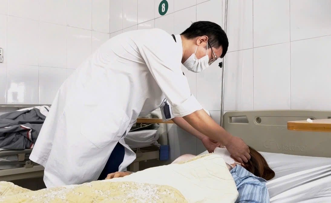 Nặn mụn – Thói quen tưởng vô hại nhưng có thể gây hậu quả nghiêm trọng