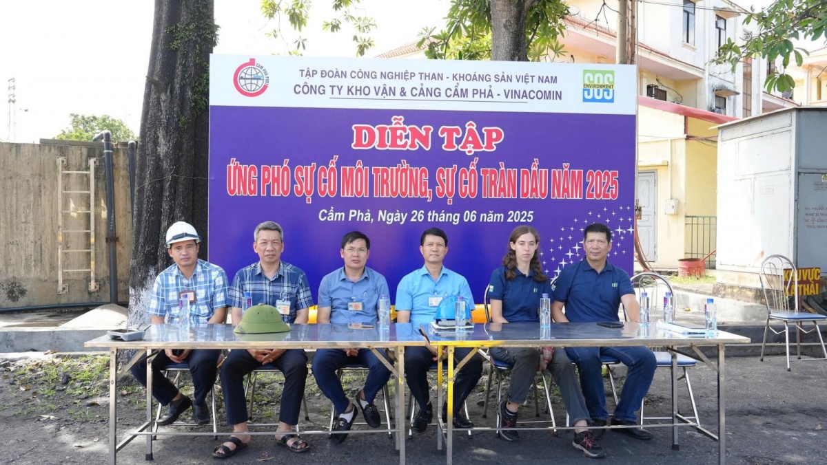 Công ty Kho vận và Cảng Cẩm Phả: Vững an toàn, vàng sản xuất