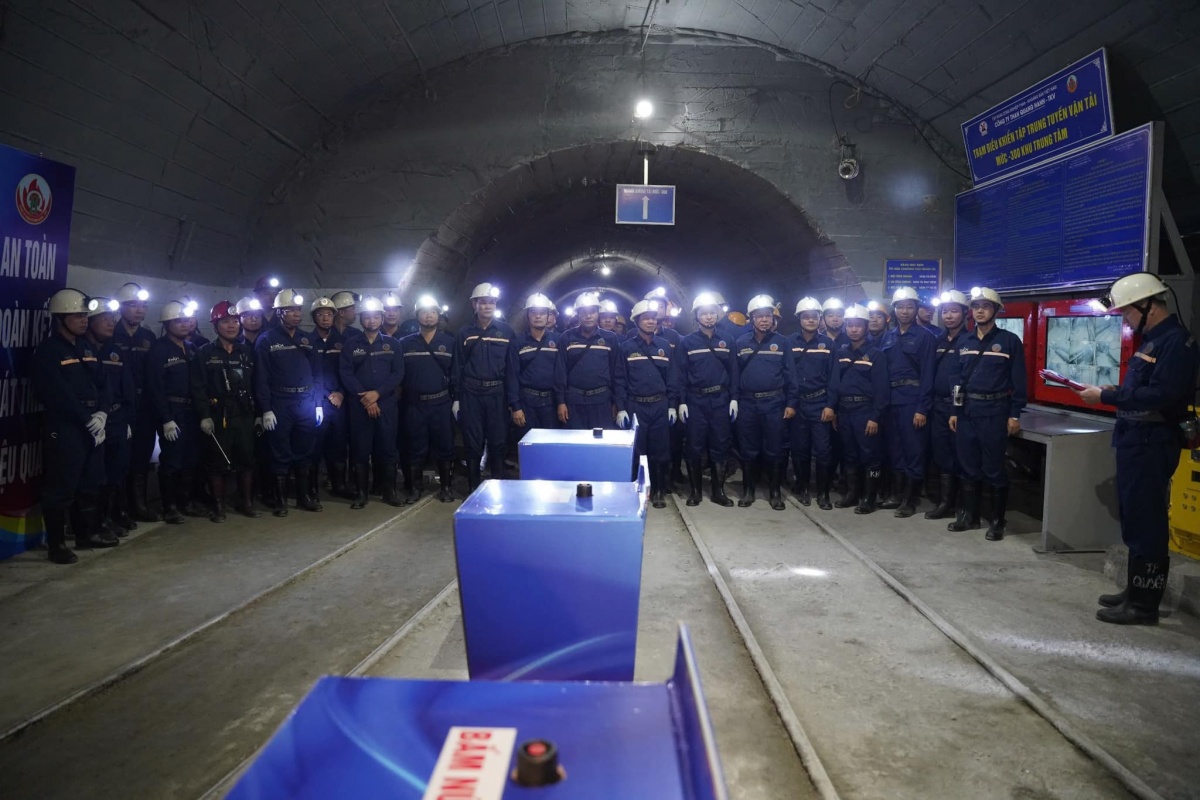 Công ty Than Quang Hanh: Gắn sản xuất an toàn với chăm lo đời sống người lao động