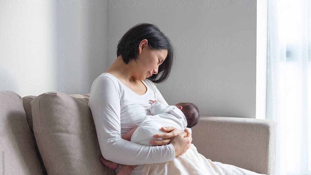 Mỗi tháng cho trẻ bú mẹ hoàn toàn: Lợi ích tương đương trồng 300.000 cây xanh