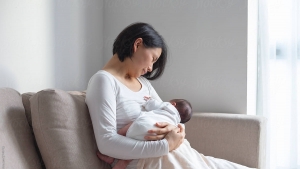 Mỗi tháng cho trẻ bú mẹ hoàn toàn: Lợi ích tương đương trồng 300.000 cây xanh