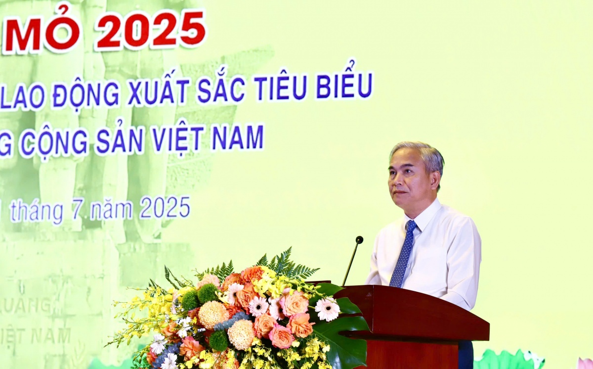 Vinh quang thợ mỏ 2025: Tôn vinh 220 công nhân xuất sắc là đảng viên của TKV