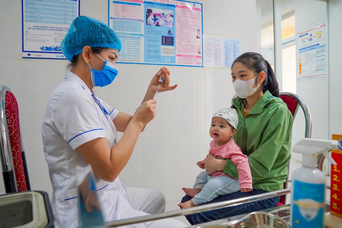 Việt Nam đạt tỷ lệ bao phủ vắc xin cao hơn mức trung bình toàn cầu