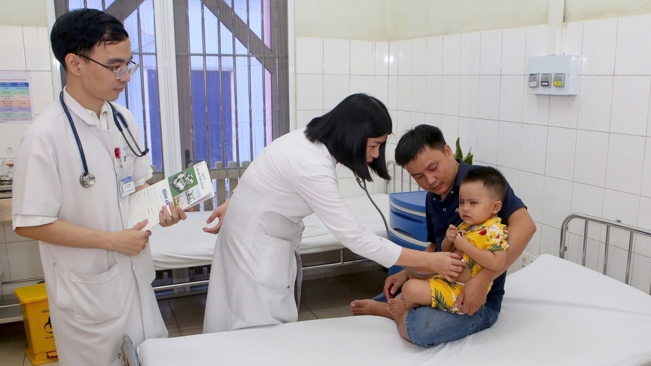 Cứu sống bé 2 tuổi ngưng tim do đuối nước, làm gì để phòng đuối nước cho trẻ?