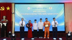 EVN tôn vinh con cán bộ công nhân viên đạt thành tích xuất sắc và gia đình tiêu biểu