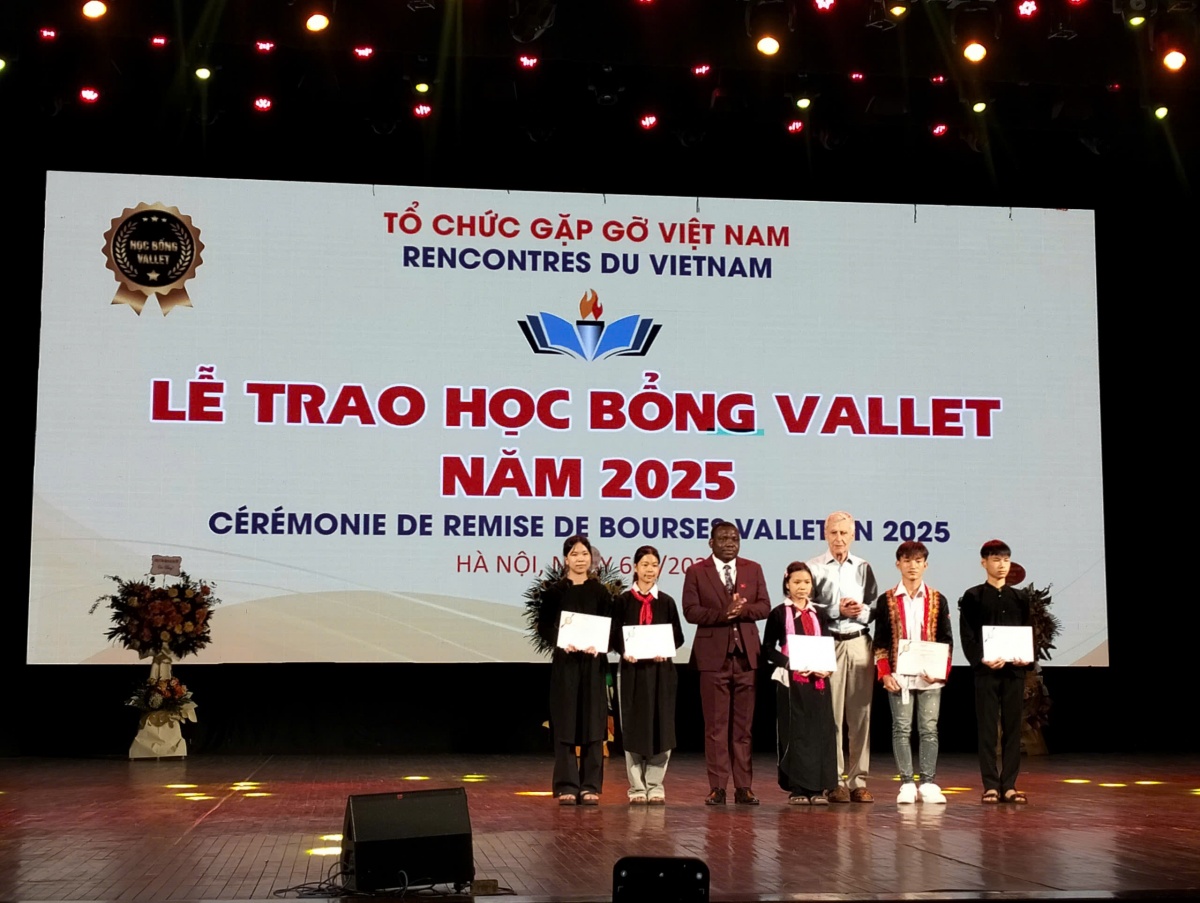 Học bổng Vallet 2025: Ươm mầm trí tuệ, chắp cánh khát vọng tuổi trẻ