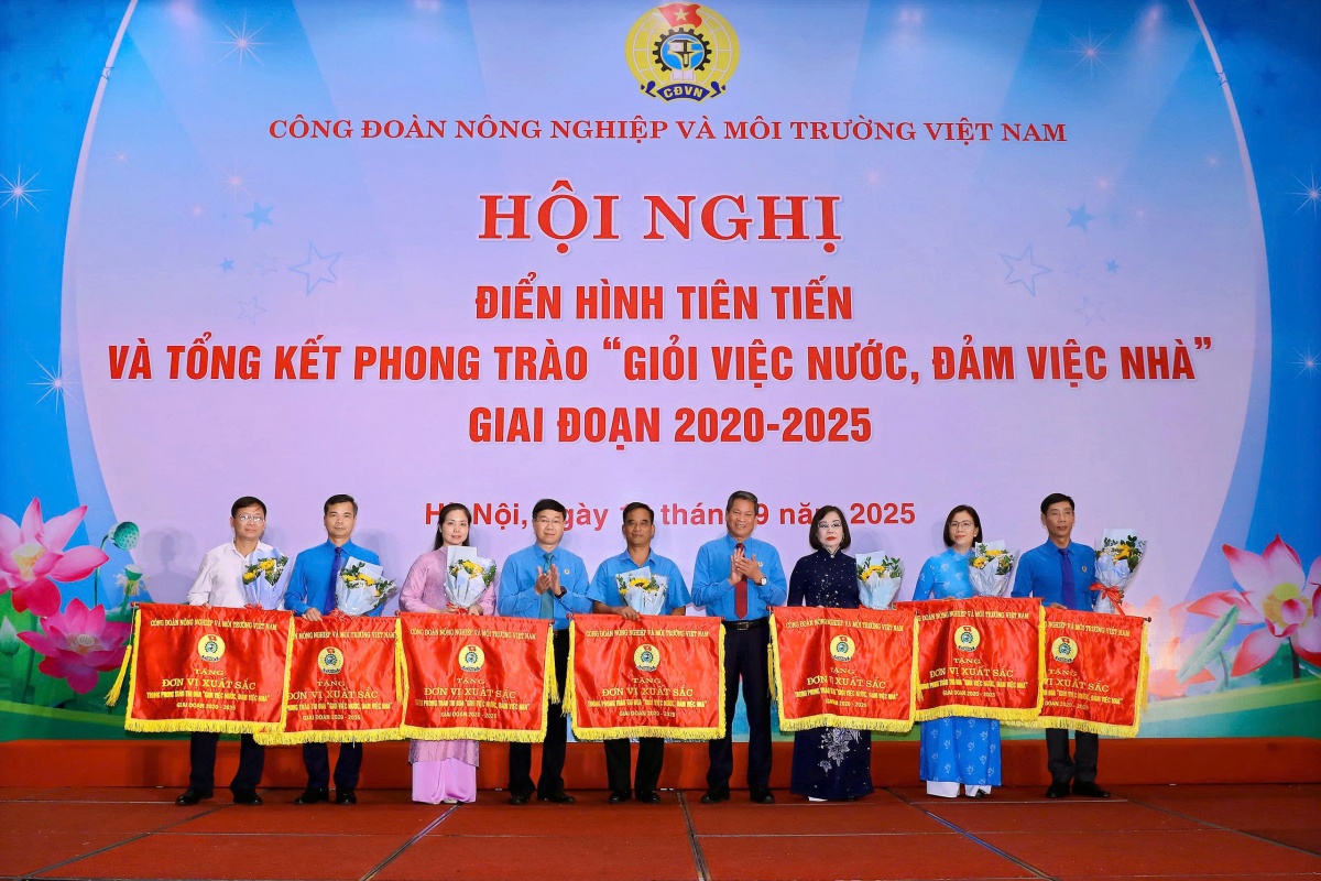 Ngành Nông nghiệp và Môi trường: Tôn vinh sự sáng tạo, khẳng định vai trò quan trọng của lao động nữ