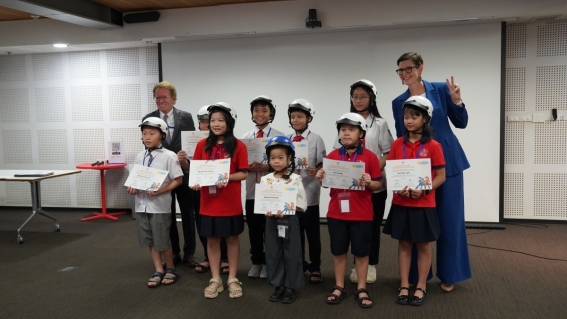 “Việt Nam 2000”: Cam kết hành động vì một tương lai không còn trẻ em tử vong do tai nạn giao thông