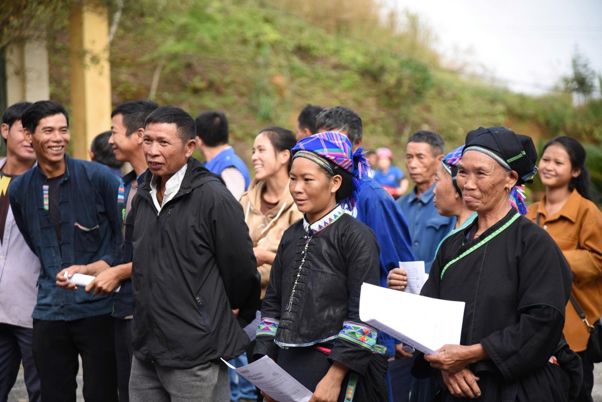 Hỗ trợ 1,5 tỷ đồng giúp người dân vùng lũ Tuyên Quang tái thiết cuộc sống