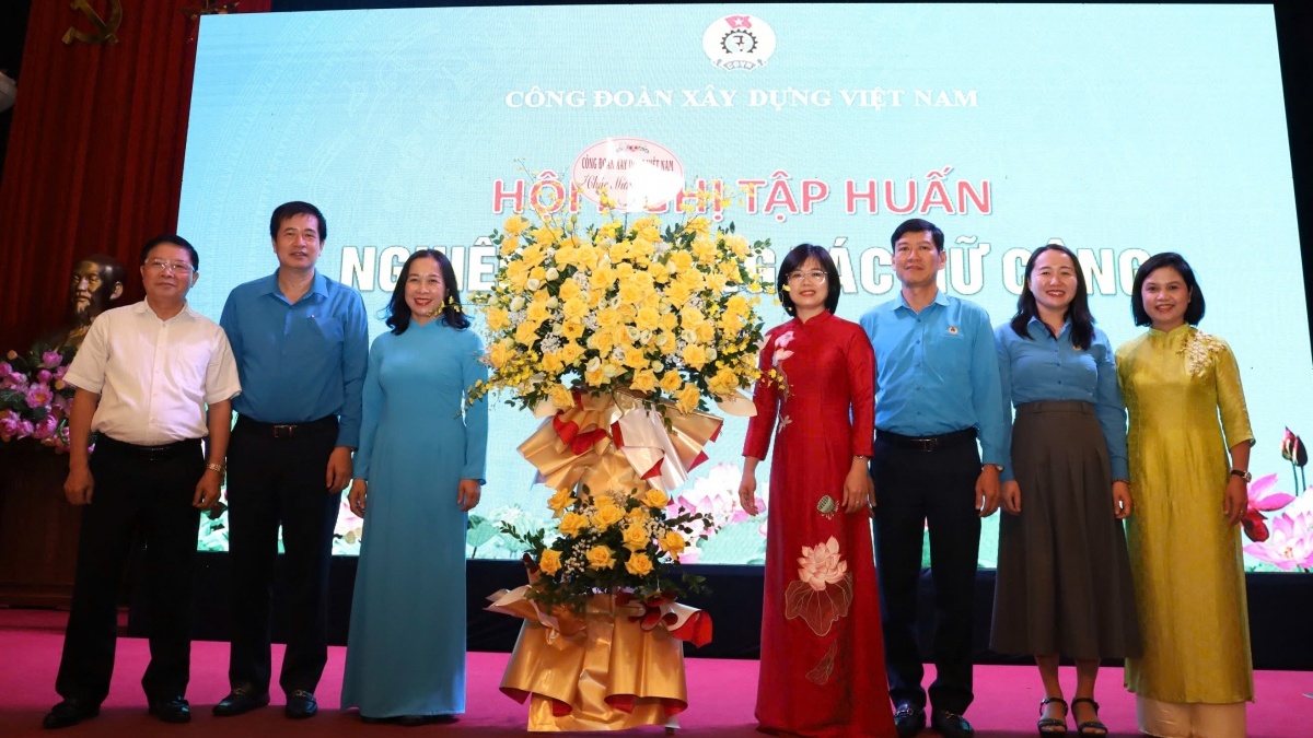 Phụ nữ ngành Xây dựng: Khẳng định bản lĩnh và vị thế trong tổ chức mới