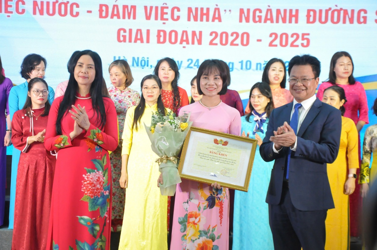 Giỏi việc nước – Đảm việc nhà: Dấu ấn phụ nữ ngành Đường sắt Việt Nam trong hành trình đổi mới