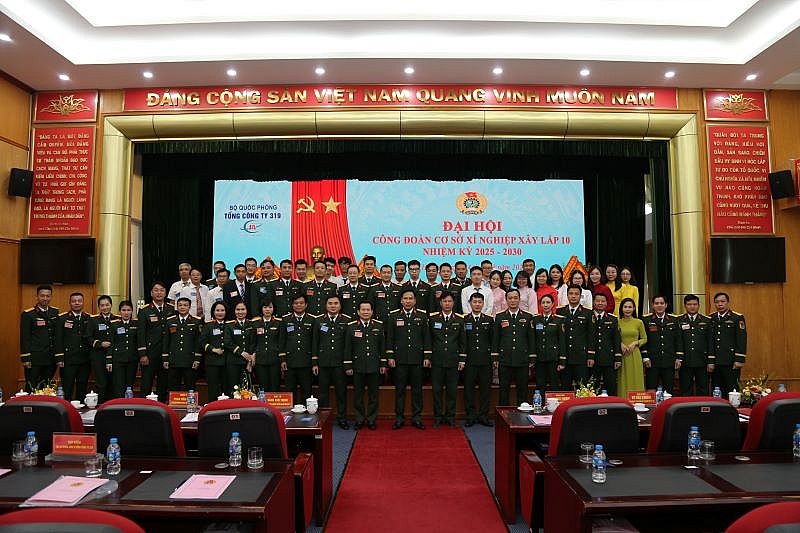 Công đoàn cơ sở Xí nghiệp Xây lắp 10 tổ chức đại hội nhiệm kỳ 2025 - 2030 nhằm tiếp tục quán triệt quan điểm, tư tưởng chỉ đạo của Đảng, Nhà nước, Quân đội về công tác Công đoàn và phong trào Công nhân trong tình hình mới. Ảnh: ĐVCC