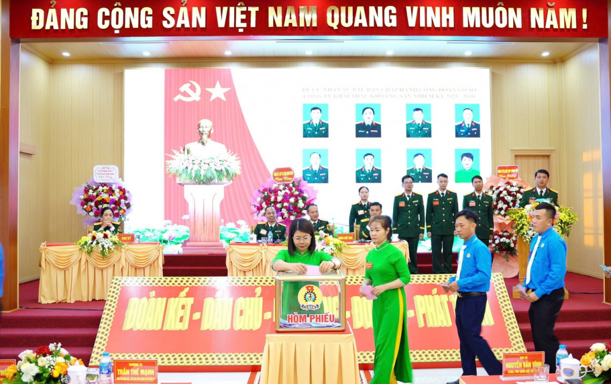 Đại hội bầu Ban Chấp hành Công đoàn cơ sở Công ty Khai thác Khoáng sản. Ảnh: ĐVCC