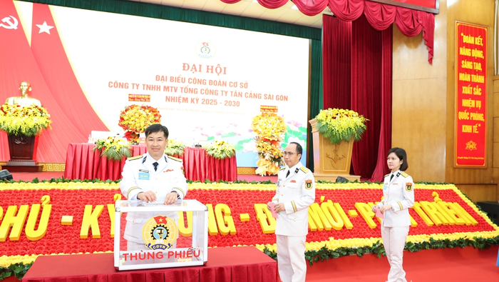 Đại hội bỏ phiếu bầu cử. Ảnh: CÔNG HOAN 