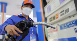 Giá xăng tiếp tục giảm gần 500 đồng/lít