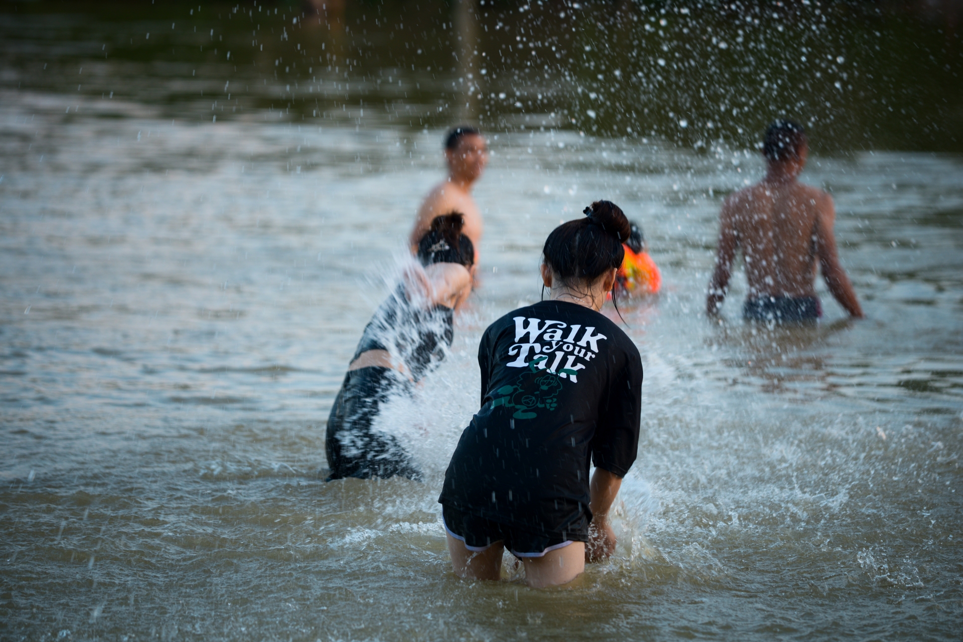 Đề phòng đuối nước khi tắm sông “giải nhiệt” mùa hè
